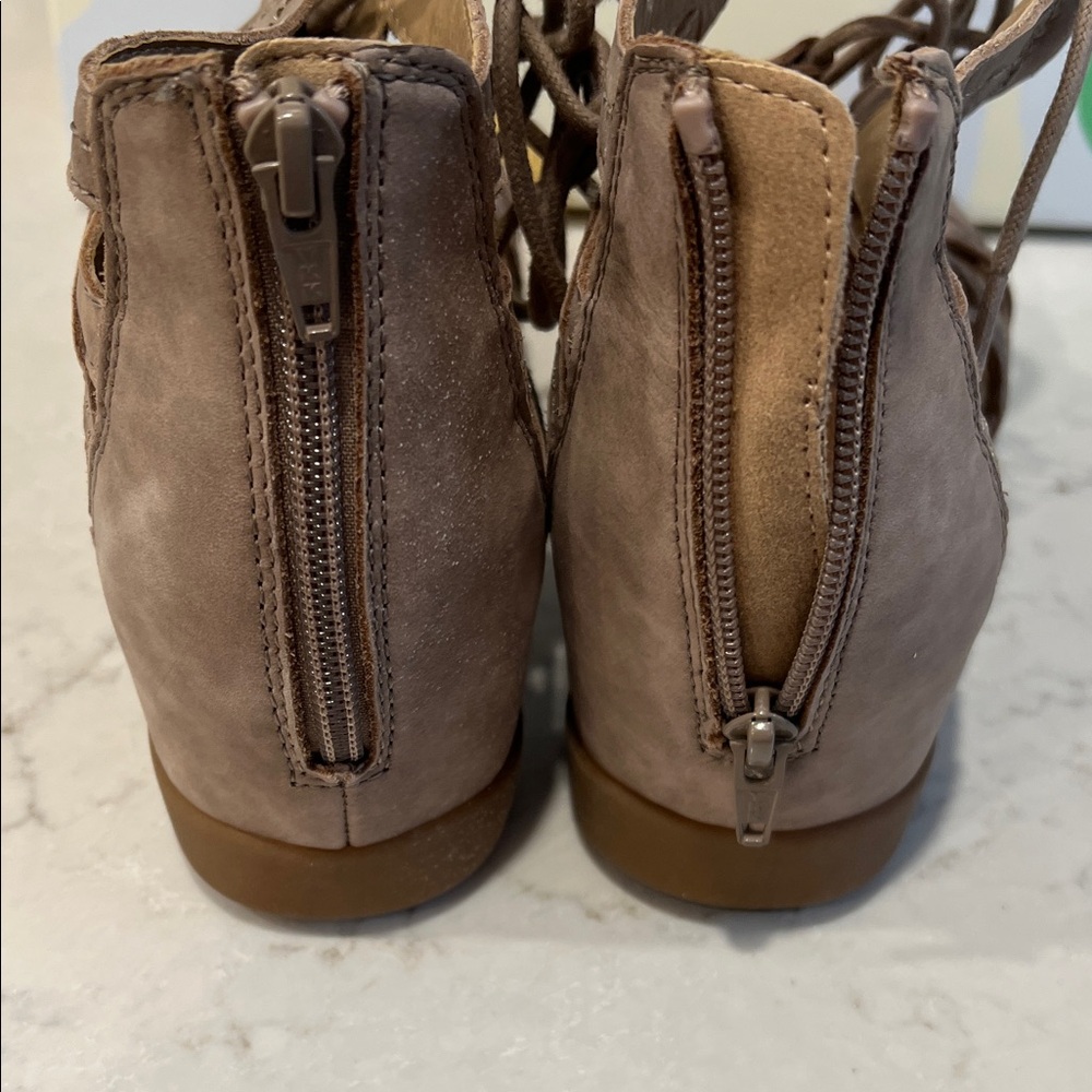 Earth Origins THE CORIE Lace-Up Sandals -CoCo Nubuck Adjustable Powerpath Foot - Picture 2 of 10